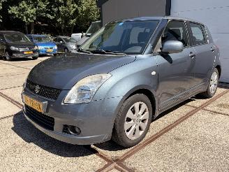 Suzuki Swift 1.3, handgeschakeld Rijdbaar! picture 2