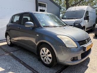 Suzuki Swift 1.3, handgeschakeld Rijdbaar! picture 4