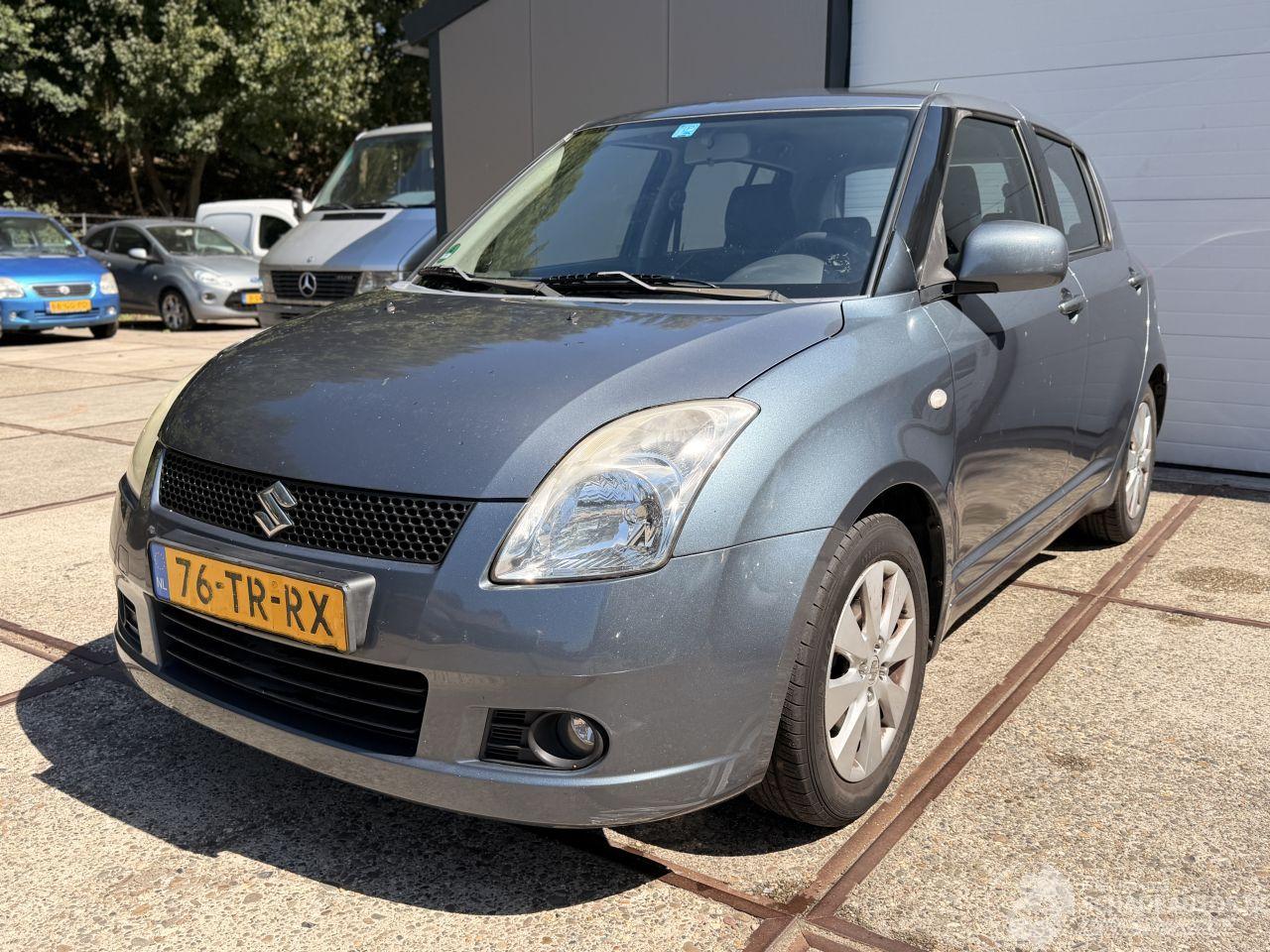 Suzuki Swift 1.3, handgeschakeld Rijdbaar!