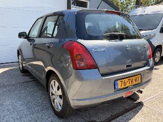 Suzuki Swift 1.3, handgeschakeld Rijdbaar! picture 8