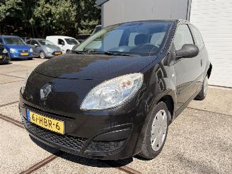damaged passenger cars Renault Twingo 1.2 Airco ! Volledig rijdbaar! APK 2008/10