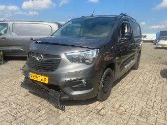 krockskadad bil bedrijf Opel Combo Automaat met navigatie  EURO6 2022/8