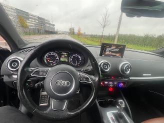 Audi A3 E-tron met Pano dak camera hybride picture 9