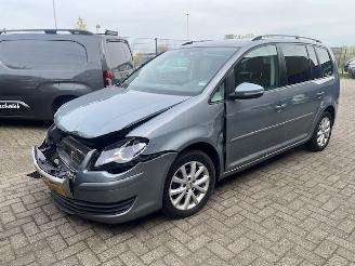 Schadeauto Volkswagen Touran 1.4 TSI 6 bak 2009/9