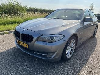 krockskadad bil auto BMW 5-serie 523i Executive Schuifdak 2010/6