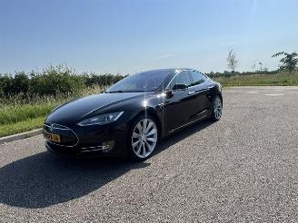 Damaged car Tesla Model S 85 Signature Performance FREE SUPERCHARGER 2013/9