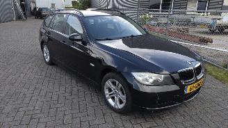 krockskadad bil auto BMW 3-serie 318i Touring nette goed rijdende auto met weinig schade! 2008/1
