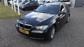 damaged passenger cars BMW 3-serie 318i Touring nette goed rijdende auto met weinig schade! 2008/1