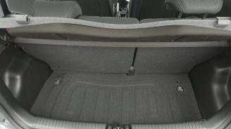 Hyundai I-10 1.0i Comfort deluxe 17000 km mooie auto! picture 19