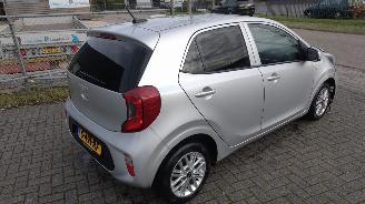 Kia Picanto 1.0 DPi ComfortLine Luxe uitvoering!! mooie schade picture 2