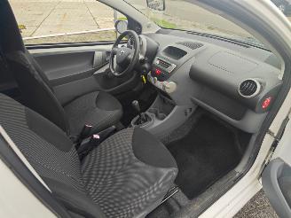 Toyota Aygo 1.0 Comfort Weinig schade picture 13