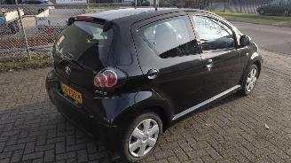 Toyota Aygo 1.0 5 deurs airco gebruikersschade picture 8