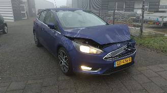 Voiture accidenté Ford Focus 1.0 first Edition 167565 km Nette auto! 2015/1