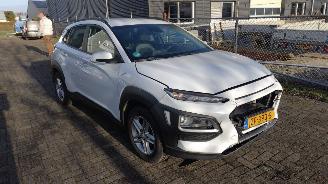 damaged passenger cars Hyundai Kona 1.0T GDI Comfort Lichte voorschade Prachtige auto! 2019/1