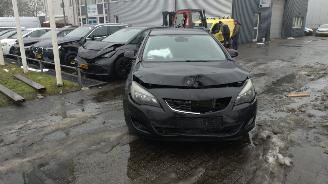 uszkodzony samochody osobowe Opel Astra 1.4 turbo sport1 2010/1