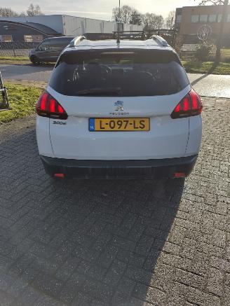 Peugeot 2008 1.2 Style Panodak Ac Cruise Mooie auto weing schade! picture 13