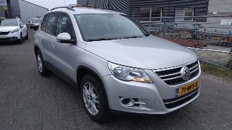 krockskadad bil auto Volkswagen Tiguan 1.4TSI Comfort en Design 4 Motion lichte schade 2010/1