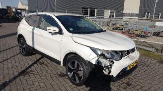 uszkodzony samochody osobowe Nissan Qashqai 1.2 N-Connecta lichte schade  71000 km nap 2017/1