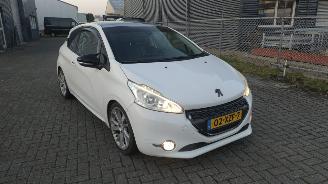 Schadeauto Peugeot 208 208 1.6 Allure Pano Leer Supermooi auto! 2012/1