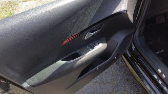 Peugeot 208 E electric Active 60.000 km! Weinig schade normaal rijdbaar! picture 11