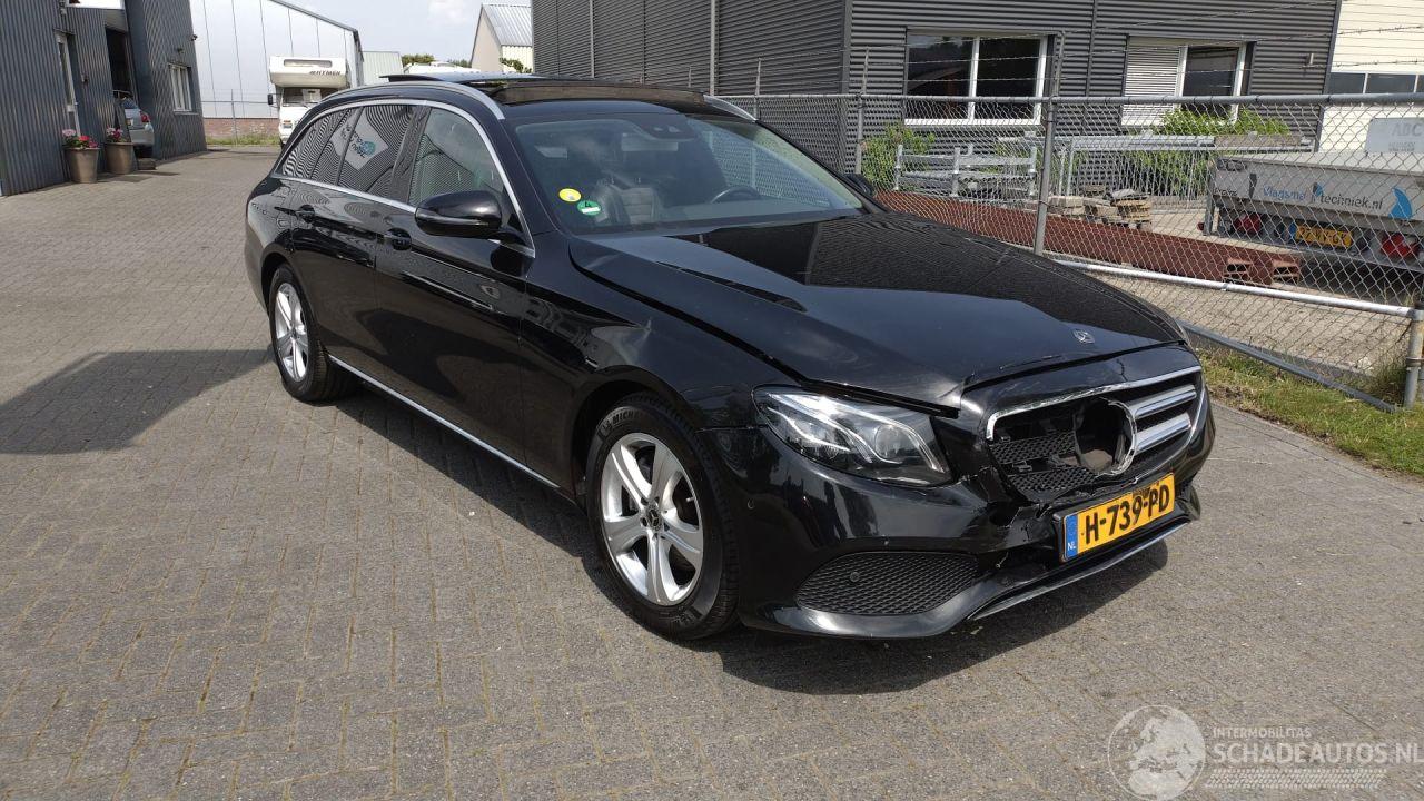 Mercedes E-klasse E220D 4 matic Pano Burmester Nieuwstaat auto! kleine schade