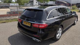 Mercedes E-klasse E220D 4 matic Pano Burmester Nieuwstaat auto! kleine schade picture 7