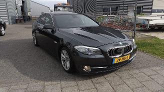 Auto incidentate BMW 5-serie 523i 3.0 high autom exec Opendak H.U.D. Sportleer mooie auto!! 2010/4