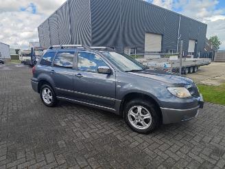 Mitsubishi Outlander 2.0 invite plus lichte rijdbare schade nette auto! picture 6