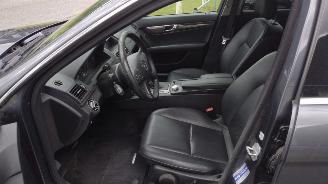 Mercedes C-klasse 200 Kombi Elegance nette goed rijdende auto weinig schade! picture 11