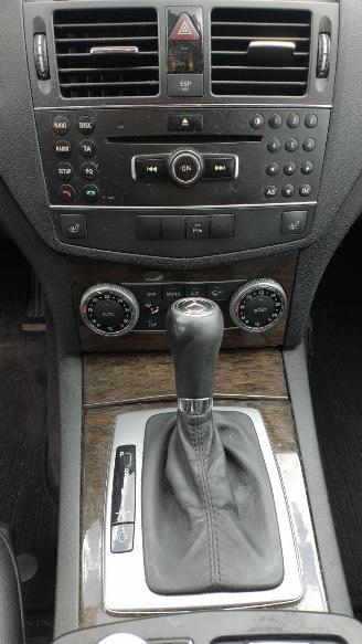 Mercedes C-klasse 200 Kombi Elegance nette goed rijdende auto weinig schade! picture 16