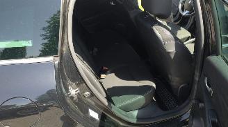 Renault Clio 0.9 TCE Night en day rijdbare schade picture 16