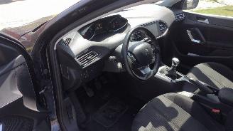 Peugeot 308 1.6 hdi premium euro6 rijdbare schade ! picture 9