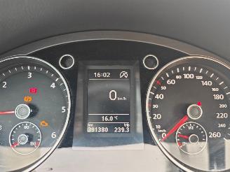 Volkswagen Passat 2.0 TDI Highline BlueMotion Technisch 100 procent ok!! picture 17
