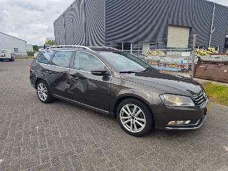 Coche accidentado Volkswagen Passat 2.0 TDI Highline BlueMotion Technisch 100 procent ok!! 2013/1
