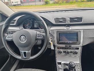 Volkswagen Passat 2.0 TDI Highline BlueMotion Technisch 100 procent ok!! picture 10