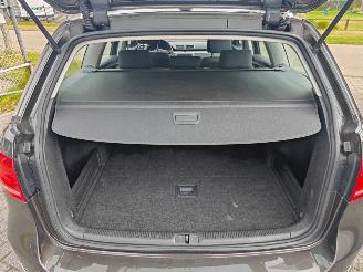 Volkswagen Passat 2.0 TDI Highline BlueMotion Technisch 100 procent ok!! picture 15
