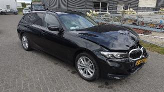 Schadeauto BMW 3-serie 330 I X-drive Automaat 21.000 km Nap! Zeer netjes Rijdbaar 2023/12