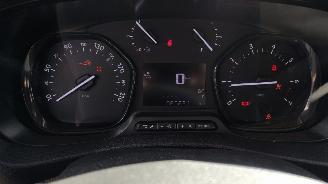 Opel Vivaro 2.0 124 S&S L3 87000 km met lichte schade picture 13