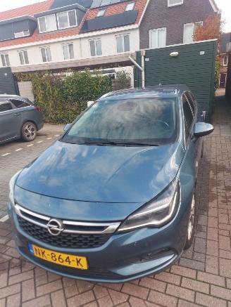 Schadeauto Opel Astra SPORTS TOURER+ 2017/2