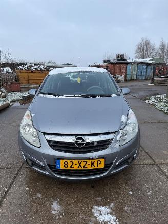 uszkodzony samochody osobowe Opel Corsa 1.4 2007/11