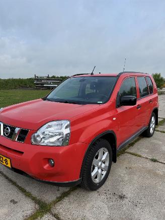 Vaurioauto  passenger cars Nissan X-Trail 2.0 XE,SE,LE 2009/5