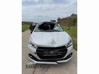 Salvage car Peugeot 208 208 I (CA/CC/CK/CL), Hatchback, 2012 / 2019 1.2 12V e-THP PureTech 110 2017