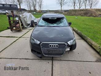 Coche siniestrado Audi A1 A1 Sportback (8XA/8XF), Hatchback 5-drs, 2011 / 2018 1.2 TFSI 2012/6