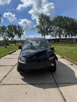 Damaged car Volkswagen Caddy 1.6TDI met AIRCO 2012/1