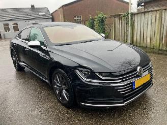 Volkswagen Arteon 2.0 TFSI 190 PK AUTOMAAT -PANORAMA -CAMERA -VOLL picture 2