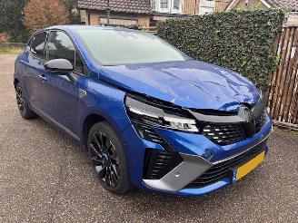 krockskadad bil auto Renault Clio 1.6 E FULL-HYBRID ESPERIT-ALPINE 145 2024/8