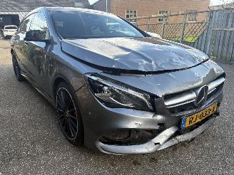 Mercedes AMG CLA  45 AMG  4-MATIC 381 PK AUTOMAAT PANORAMA picture 2