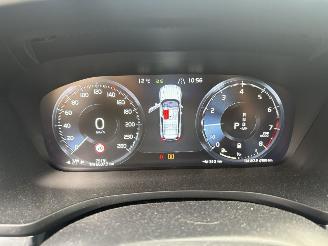 Volvo V-60 2.0 B4 Momentum Business AUTOMAAT MET ELEKTRICITEIT-MOTOR picture 19