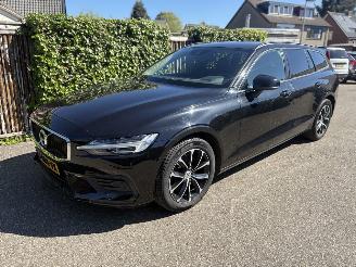 Avarii autoturisme Volvo V-60 2.0 V60 Momentum Advantage AUTOMAAT 174PK 2020/10