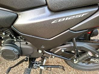 Honda CB 125 F A1 RIJBEWIJS picture 6